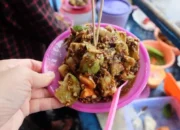 10 Kuliner Pedas Khas Nusantara, dari Rujak Aceh hingga Sambal Cakalang Roa