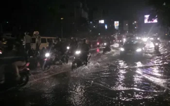 Alami Banjir Akibat Luapan Kali Sabi di Tol Jakarta-Tangerang