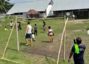 Betah Liburan di Lombok, Emil Audero Main Bola Pakai Sandal Bareng Warga Lokal