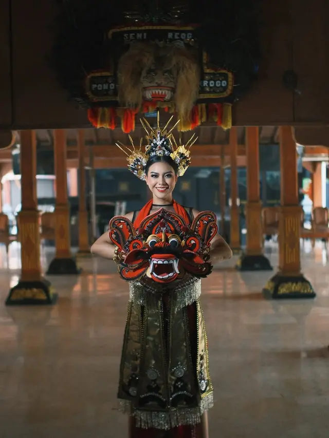 Firsta Yufi Amarta Putri Tampilkan Tari dan Lagu “Rek Ayo Rek” di Ajang Miss Supranational 2025