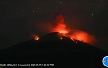 Gunung Ili Lewotolok Lembata NTT Erupsi Malam Ini, Lava Pijar Terpantau Meluncur Hingga 500 Meter