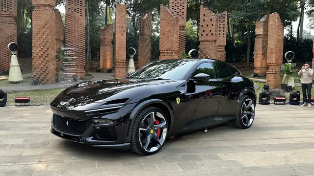 Ini Perkiraan Harga Ferrari Purosangue yang Terguling di Tol Cengkareng Saat Diangkut Towing