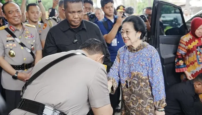 Kapolri Listyo Cium Tangan Megawati, PDIP: Itu Wajar, Beliau Ibu Bangsa