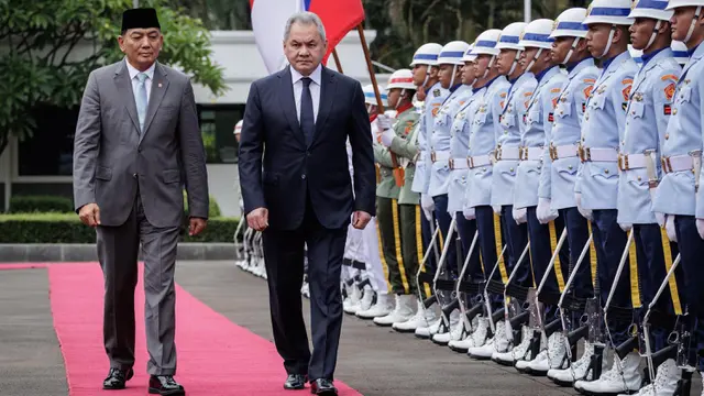 Menhan Sjafrie Tinjau Langsung Persiapan Indo Defence 2025 di JIExpo