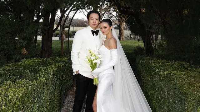 Momen Pernikahan Amanda Rawles dan Adriel Susanteo Mejeng di Vogue Australia
