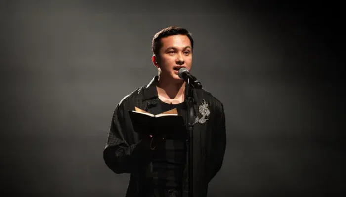 Nicholas Saputra Bongkar Strategi Keuangan Ala Freelance: “Gaji Diri Sendiri Tiap Bulan”