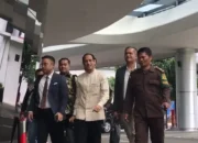 Potret Kelelahan Nadiem Makarim Usai Jalani Pemeriksaan Hampir 12 Jam di Kejagung