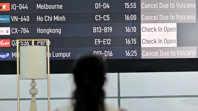 4 Rute Penerbangan di Kupang dan Flores Dibatalkan akibat Erupsi Gunung Lewotobi Laki-laki