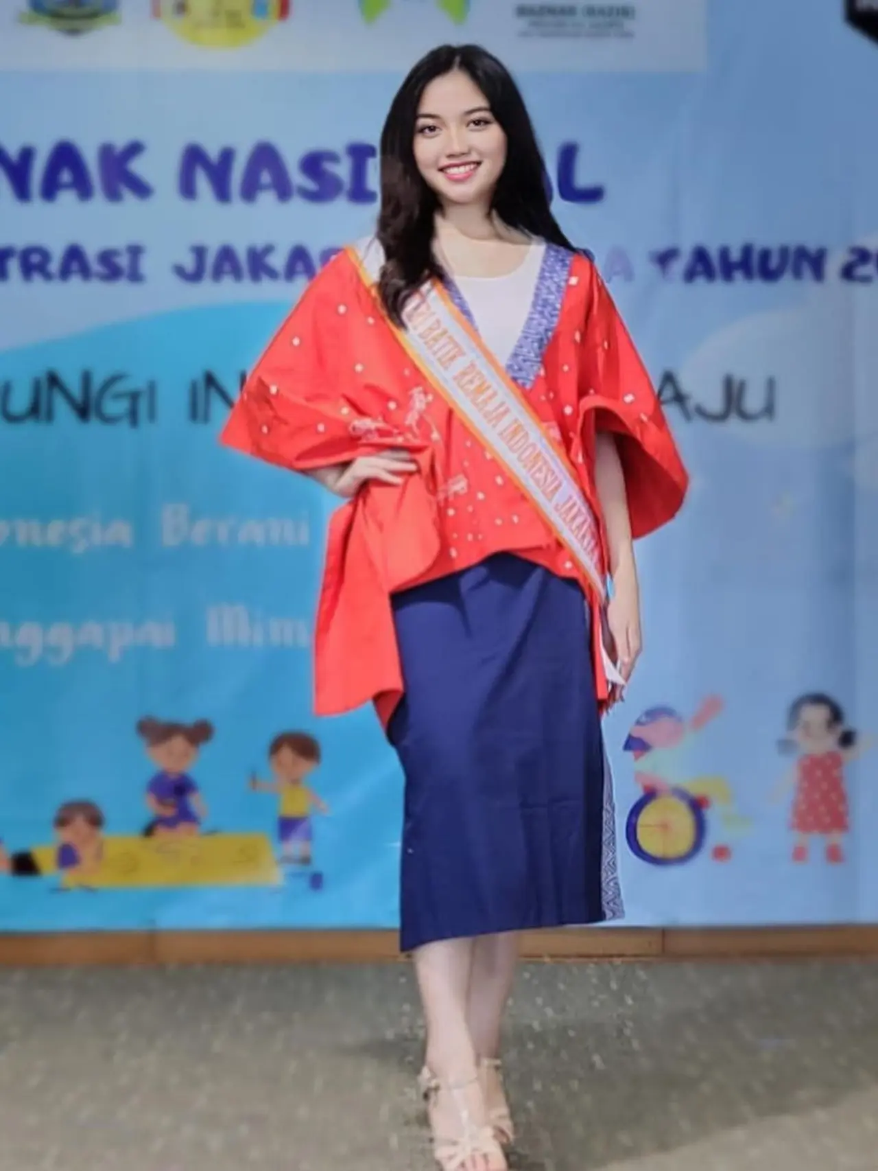 7 Model Atasan Batik Batwing Lengan Panjang, Simbol Perpaduan Budaya dan Gaya Modern