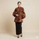 8 Inspirasi Busana Batik Midi Dress Lengan Bishop, Pilihan Tren 2025