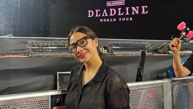 Intip keseruan artis Indonesia yang terbang langsung ke Goyang, Korea Selatan, untuk nonton konser BLACKPINK. Ada Nagita Slavina hingga Hanggini.