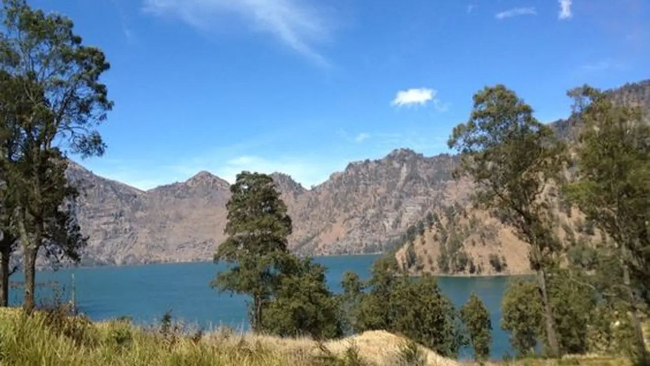 Jalur Pendakian Pelawangan Sembalun Gunung Rinjani Ditutup Sementara Imbas Kecelakaan Turis Asing