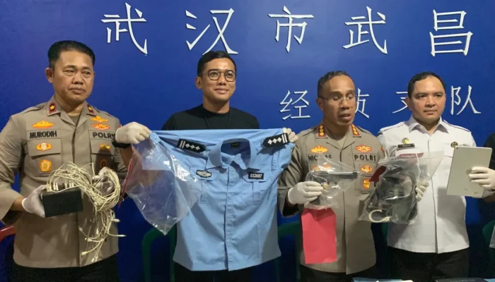 Polisi Gerebek Sindikat Penipuan Online Berkedok ‘Kepolisian Wuchang’, 11 WNA Tiongkok Diamankan
