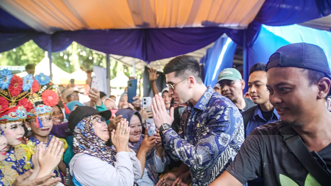Verrell Bramasta Gelontorkan Rp100 Juta untuk Dukung UMKM dan Seniman di Dapil Jabar VII