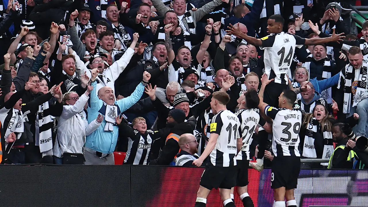 Pada menit ke-52, tim racikan pelatih Eddie Howe menambah keunggulan. Umpan Jakob Murphy diselesaikan dengan apik oleh Alexander Isak dan merubah skor menjadi 2-0.