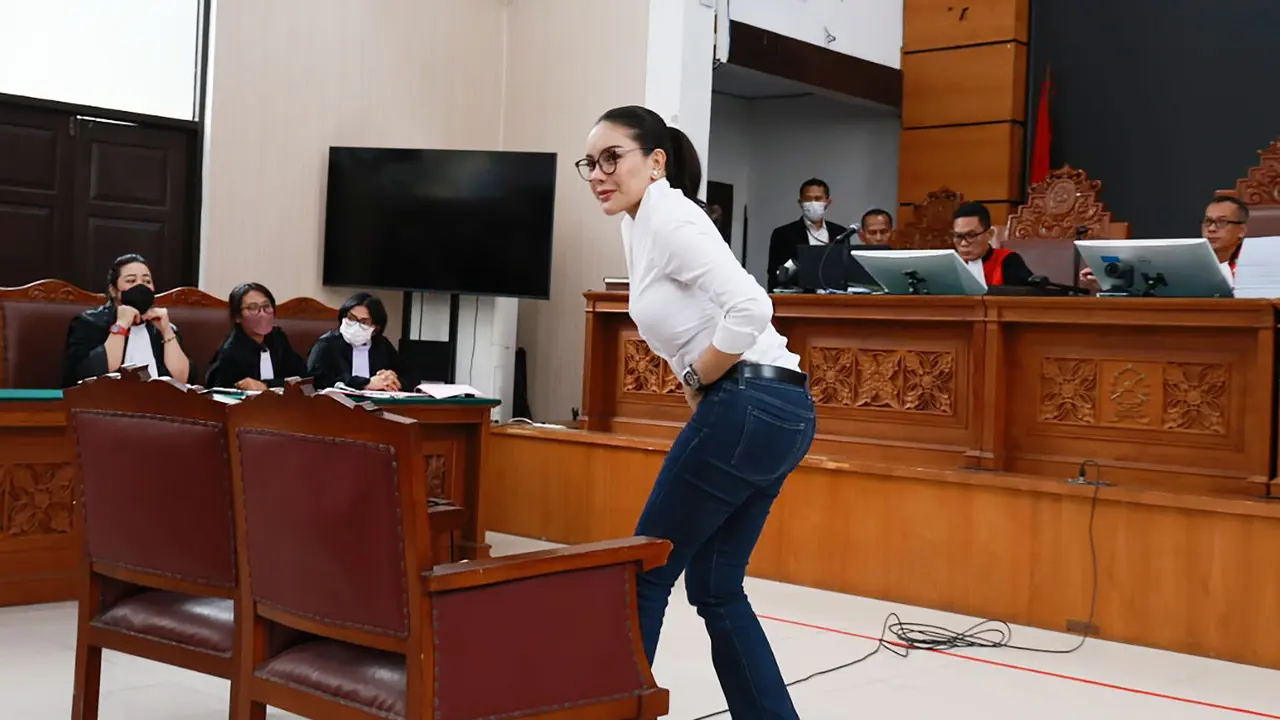 Nikita Mirzani.