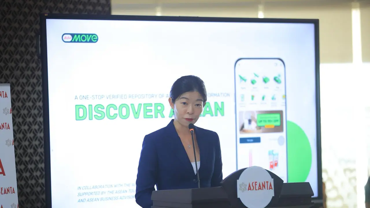 CEO MOVE Nadia Omer meluncurkan Discover ASEAN untuk memperingati HUT ke-58 ASEAN.