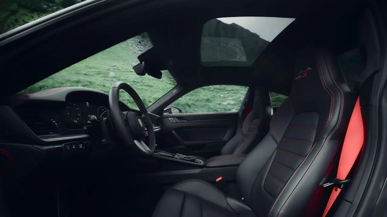 Interior Porsche 911 Carrera 4 GTS (Porsche)
