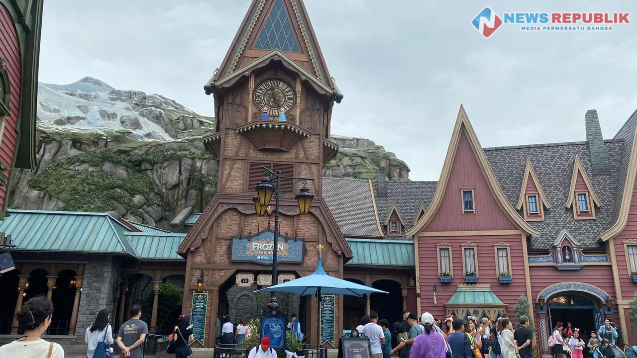 Hong Kong Disneyland.