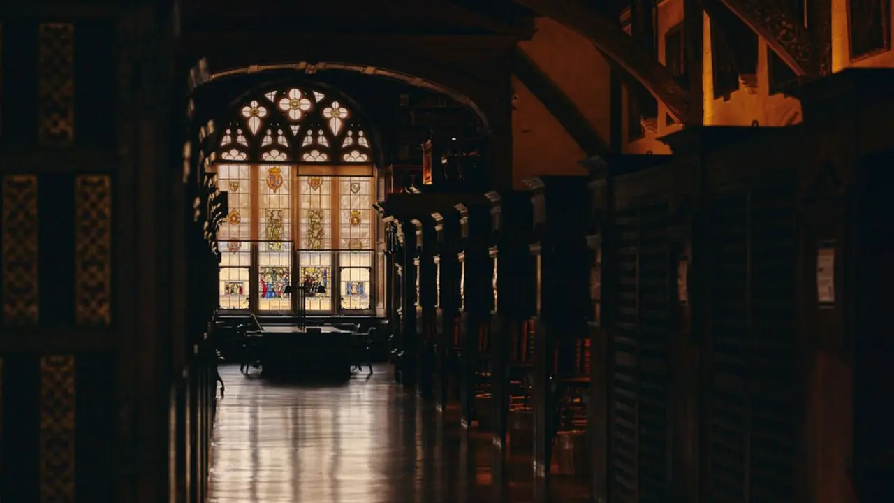Duke Humfrey's Library, Inggris. (dok. Instagram @bodleianlibraries/https://www.instagram.com/p/DLxt1fpvgJZ/?img_index=1/Dinny Mutiah)