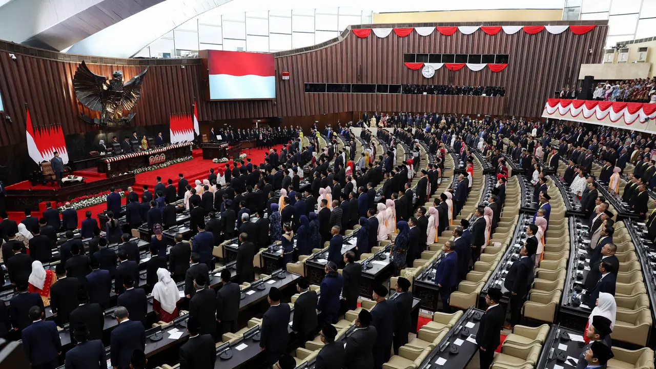 Dalam Rapat Paripurna DPR Masa Persidangan I Tahun Sidang 2025-2026, Presiden Prabowo Subianto juga akan menyampaikan pidato kenegaraan dalam rangka penyampaian pengantar atas RUU tentang APBN Tahun Anggaran 2026 beserta nota keuangan dan dokumen pendukungnya. (Ajeng Dinar Ulfiana/POOL/AFP)