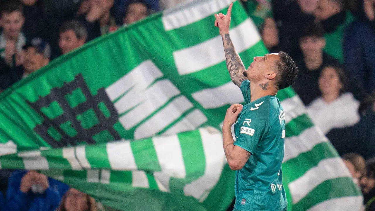 Antony dalam pertandingan Real Betis vs Real Sociedad di Stadion Benito Villamarin, Senin dini hari WIB (17-2-2025).