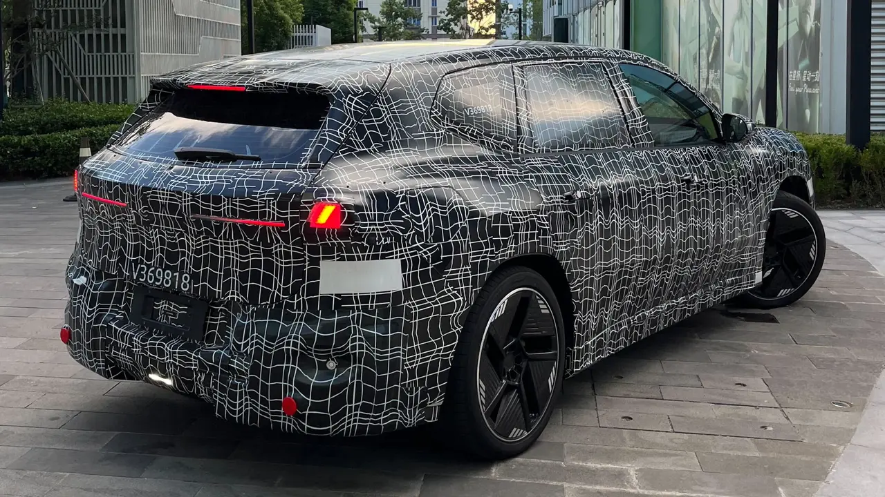 BMW iX3 Generasi Baru Tertangkap Kamera di China.