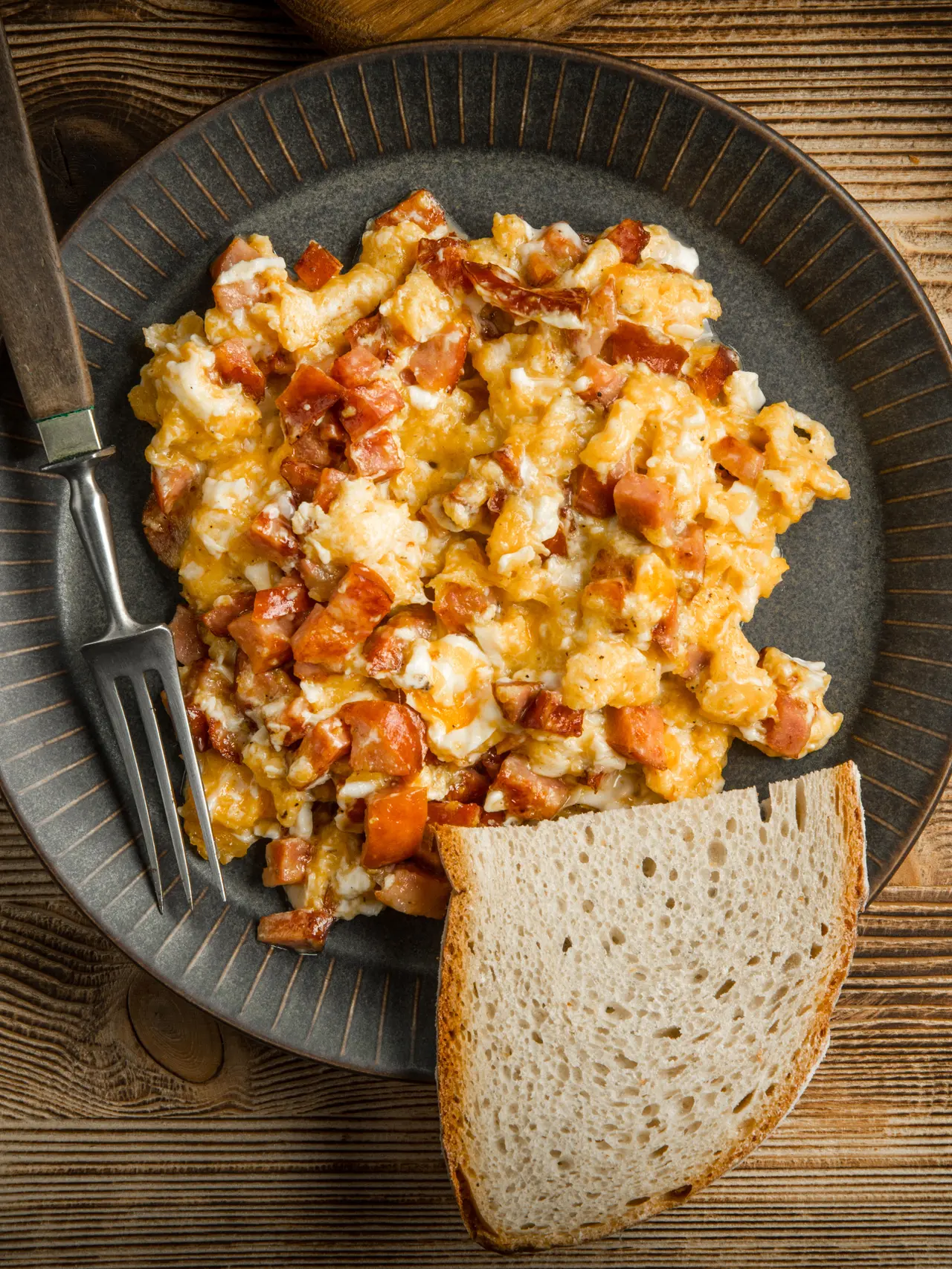 Telur Orak-Arik Sayuran - Ilustrasi/copyright shutterstock.com/ Arkadiusz Fajer