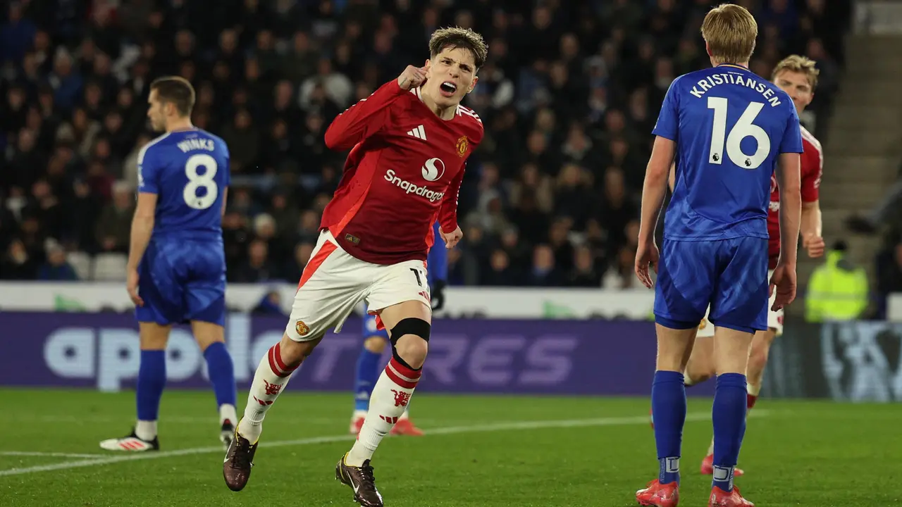 Di babak kedua, pada menit ke-67, gol Alejandro Garnacho menggandakan keunggulan Manchester United atas Leicester City.