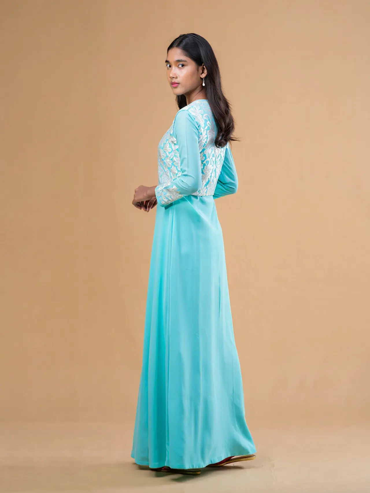 7 Inspirasi Model Dress Gereja Warna Pastel yang Anggun (Reve)