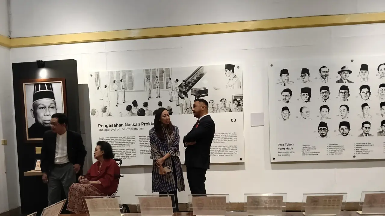 Suasana pameran prisma para pendiri bangsa di Museum Perumusan Naskah Proklamasi di Menteng, Jakarta.