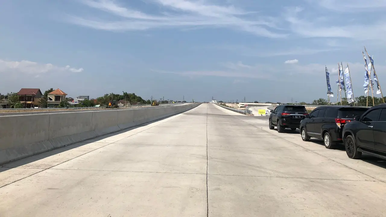 Jalan Tol Solo-Yogyakarta akan dibuka fungsional pada 22 Desember 2023 hingga 3 Januari 2024 dalam rangka menyambut Libur panjang Natal 2023 dan Tahun Baru 2024.