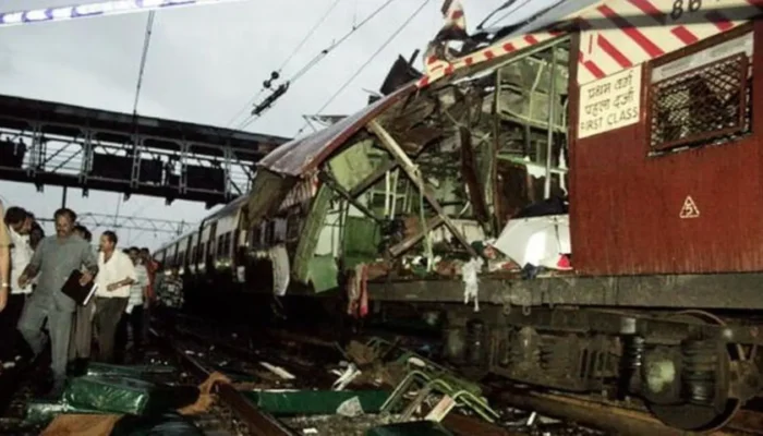25 Agustus 2003: Bom Mobil di Mumbai Tewaskan 52 Orang