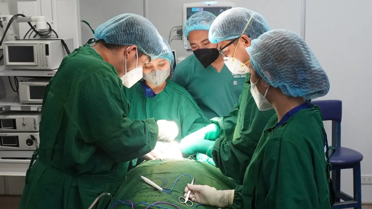 26 Agustus 1994: Pasien di Inggris Bertahan Hidup dengan Jantung Bionik Bertenaga Baterai