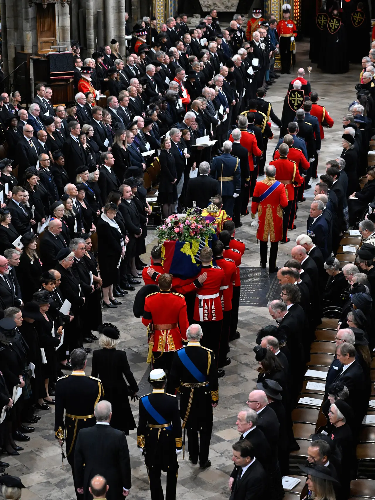 27 Agustus 1979: Sepupu Ratu Elizabeth II Tewas dalam Serangan Bom IRA