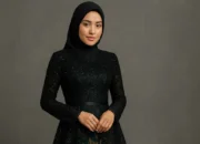 7 Inspirasi Long Dress Batik Brokat Lengan Panjang, Tampil Anggun dan Mewah di 2025