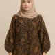 7 Inspirasi Tunik Batik Longgar Lengan Bishop untuk Gaya Anggun dan Syar’i