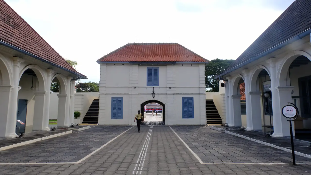 Museum Benteng Vredeburg merupakan salah satu destinasi wisata sejarah dan budaya di Yogyakarta.