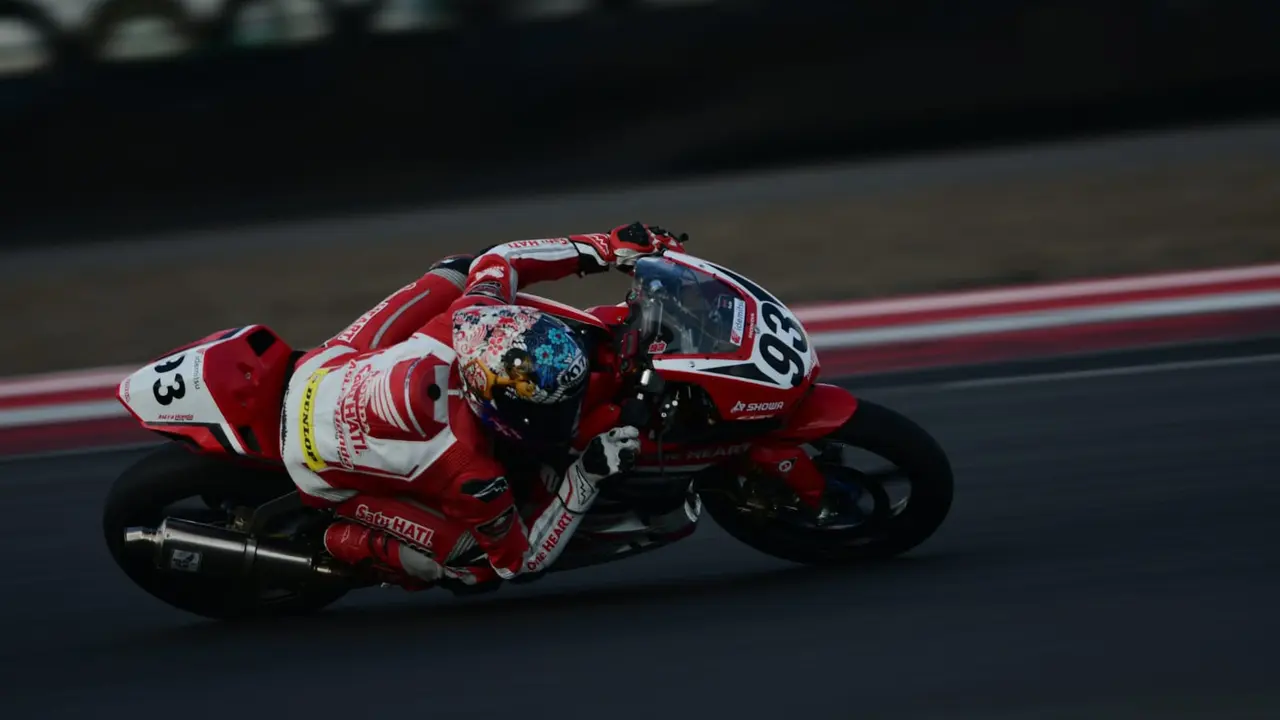 Arbi Aditama Raih Kemenangan di Race 1 ARRC Mandalika 2025, Sang Merah Putih Berkibar