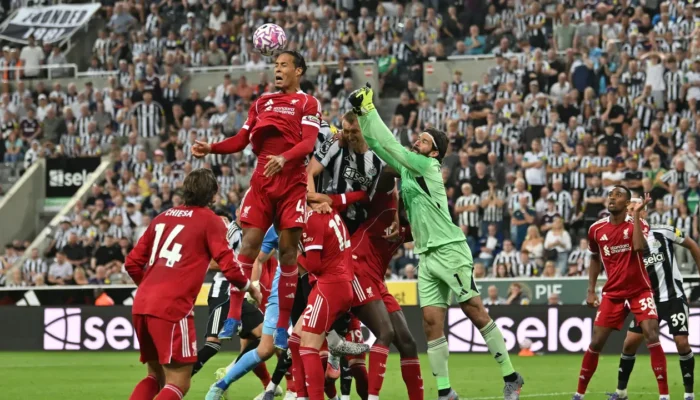 Arne Slot Peringatkan Liverpool: Arsenal Bisa Jadi Ancaman Serius Lewat Bola Mati