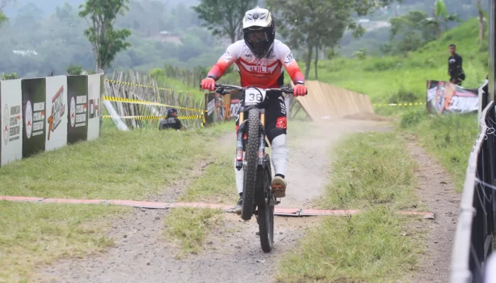 Comeback Gemilang Rendy Varera Sanjaya Ubah Peta Persaingan Indonesian Downhill 2025