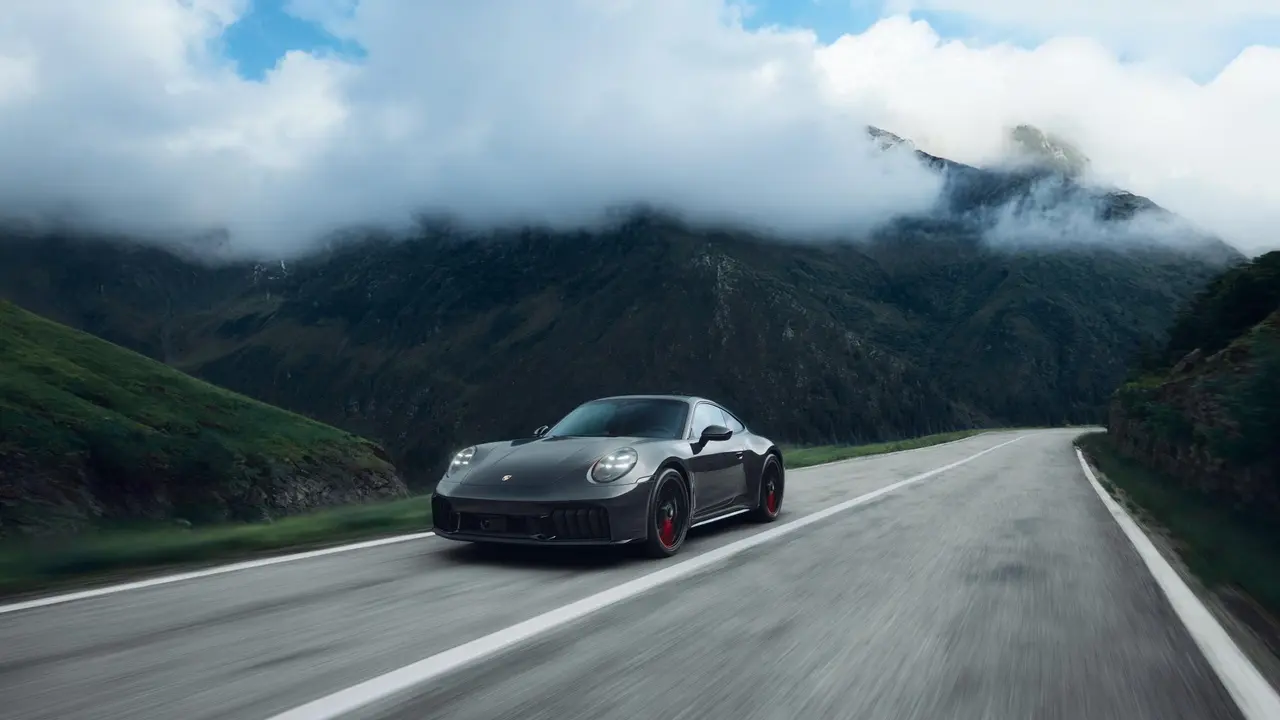 Edisi Langka, Porsche 911 Carrera 4 GTS “Tribute to Transfagarasan” Hanya Dirilis 10 Unit