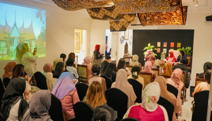 HUT ke-80 RI, Dua Srikandi Tanah Air Gaungkan Warisan Lewat Batik dan Industri Kecantikan Global