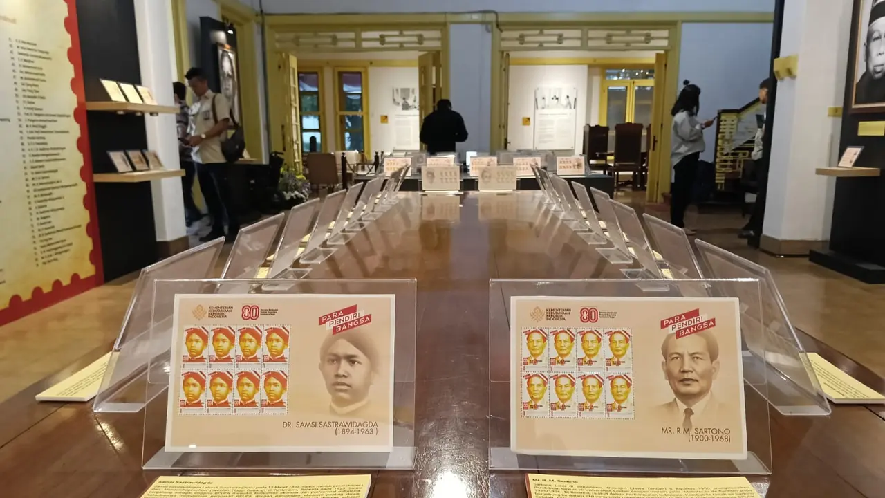 Menapak Jejak Kemerdekaan RI Lewat 80 Prangko Prisma Edisi Pendiri Bangsa