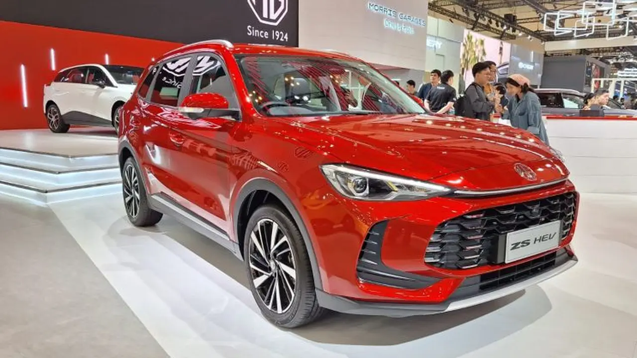 Mengenal Lebih Dekat MG S5 EV dan New MG ZS di GIIAS 2025