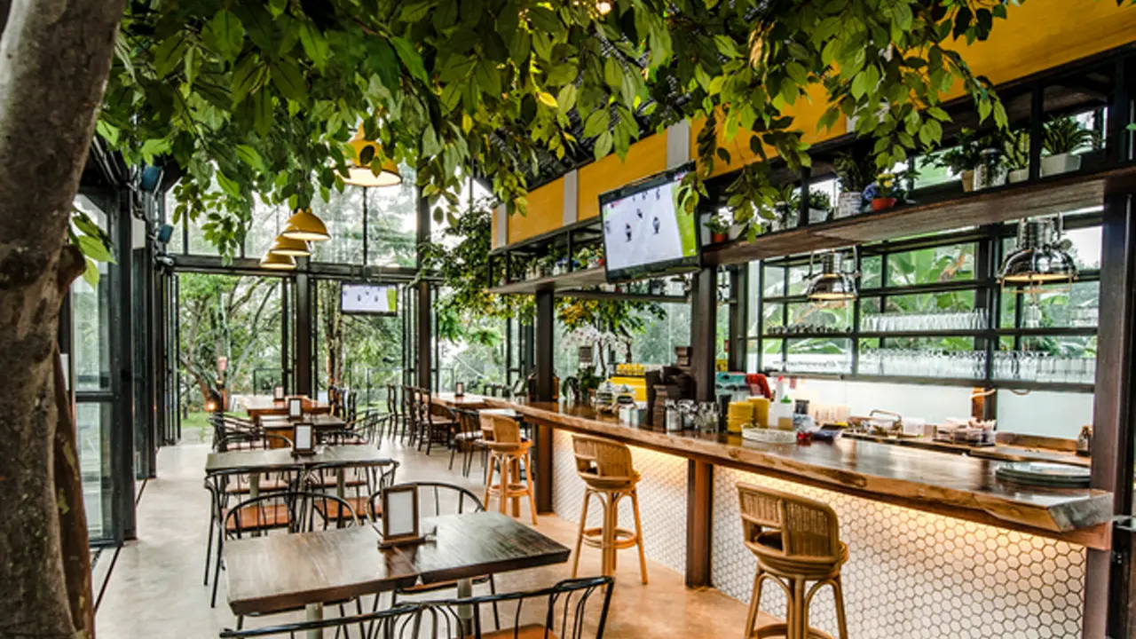 Rekomendasi 30 Tempat Makan Keluarga di Bandung, Nyaman dan Ramah Anak