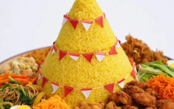 Resep Membuat Tumpeng dan Daftar Toping Pelengkapnya