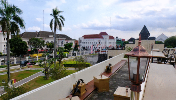 Rooftop Vredeburg, Spot Senja Andalan dengan View Ikonik Titik Nol Yogyakarta