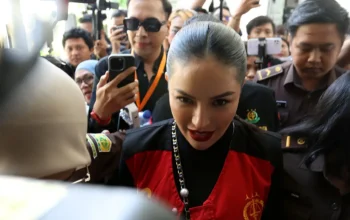 Saksi Finance Benarkan Reza Gladys Bayarkan Cicilan Rumah Nikita Mirzani Senilai Rp2 Miliar
