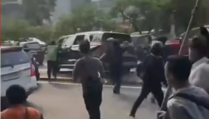 Setjen DPR Imbau Anggota Dewan Gunakan Mobil Berpelat Sipil Usai Demo Ricuh